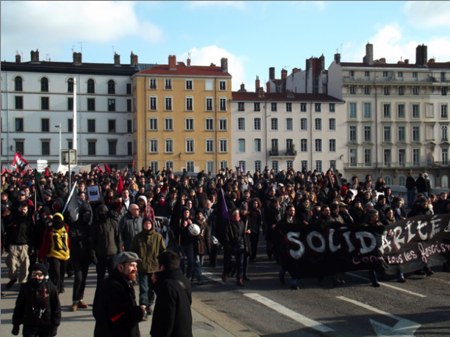 Manif-contre-local-identitaires-Lyon-1