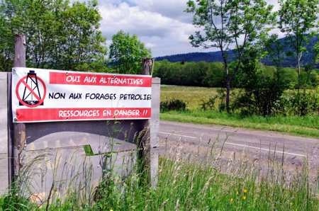 Gaz-de-schiste-panneau-Corcelles-Forages-hydrocarbures