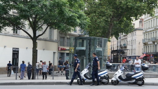 La Guillotière, quartier de Lyon, quelques heures avant le match de Coupe du monde Algérie-Russie. © Rue89Lyon/Matthieu Beigbeder