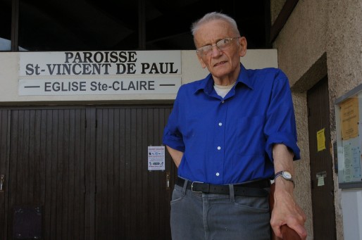 Gérard Riffard, curé à Saint-Etienne, poursuivi pour avoir logé des demandeurs d'asile. Crédit : Yann Petiteaux/Rue89Lyon.