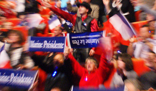 Des suporters de Marine Le Pen lors de son meeting de campagne à Lyon, en avril 2012. Crédit : T. Francillard/Rue89Lyon.