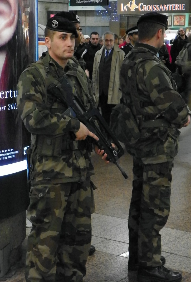 Patrouille de militaires à la gare Part-Dieu (Lyon), le 16 janvier 2015. © AP/Rue89Lyon.