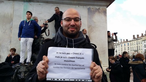 Mohammed Barchi a marché à Lyon, pour "défendre la liberté d'expression sans adhérer aux dessins de Charlie Hebdo". Crédit : LB/Rue89Lyon.