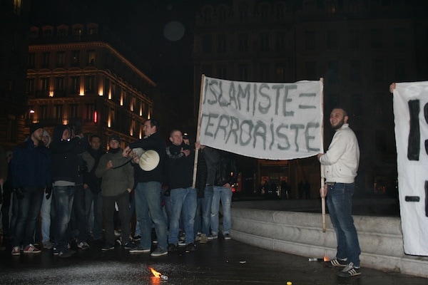 Rassemblement anti-islam organisé par les identitaires lyonnais, place des Jacobins (Lyon 2e). ©DR