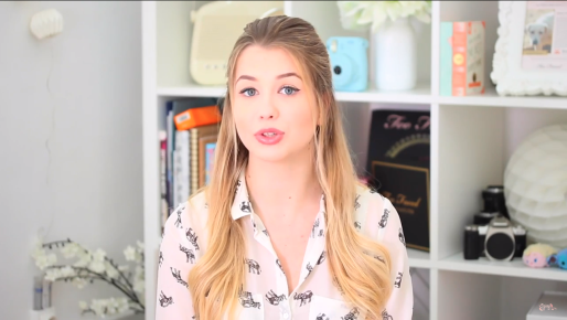 Marie Lopez, alias Enjoyphoenix, youtubeuse lyonnaise de 20 ans. Capture d'écran