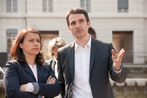 Cécile Duflot et Eric Piolle lors d'une visite du Quartier de Bonne, le 14 mars 2014. Crédit Photo : Véronique Serre.