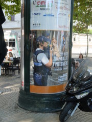 Affichage publique sur la police municipale à Saint-Étienne. 