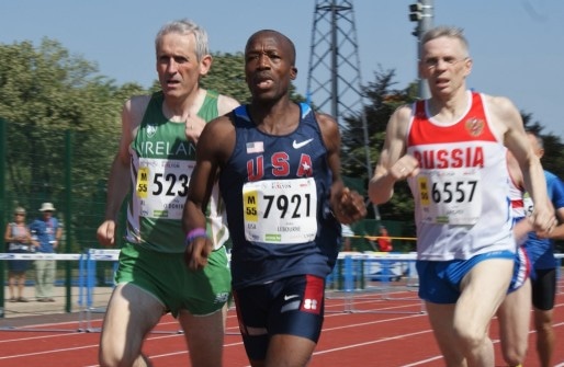 Anselm Lebourne en tête de la qualification 800 m H55