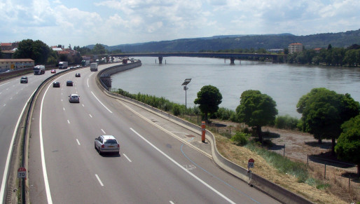 L'autoroute A7 traversant Valence / Photo Einzelheiten zur Genehmigung CC-BY-SA 3.0