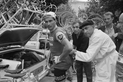 Il y a cinquante ans, les Français se passionnaient pour la rivalité entre les deux cyclistes Jacques Anquetil et Raymond Poulidor.