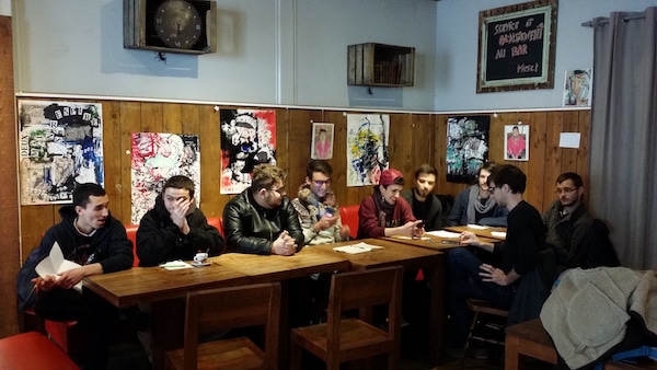 Conférence de presse des organisations de jeunesse à Lyon le 7 mars. De gauche à droite, les représentants de la CGA, de Solidaires, de l'UEC, de l'Unef, du NPA, du Parti de gauche, d'Ensemble, de la JC et du MJS ©LB/Rue89Lyon