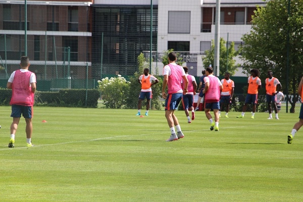 Il y a plus de 10 ans déjà, Hatem Ben ARfa et Karim Benzema découvraient les pelouses d'entraînement de Tola Vologe © LM/Rue89Lyon