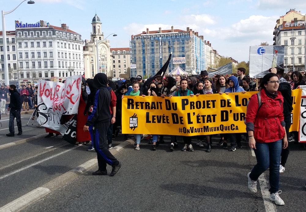 La tête de la manif contre la loi travail le 9 avril, sur le pont de la Guillotière. ©LB/Rue89Lyon