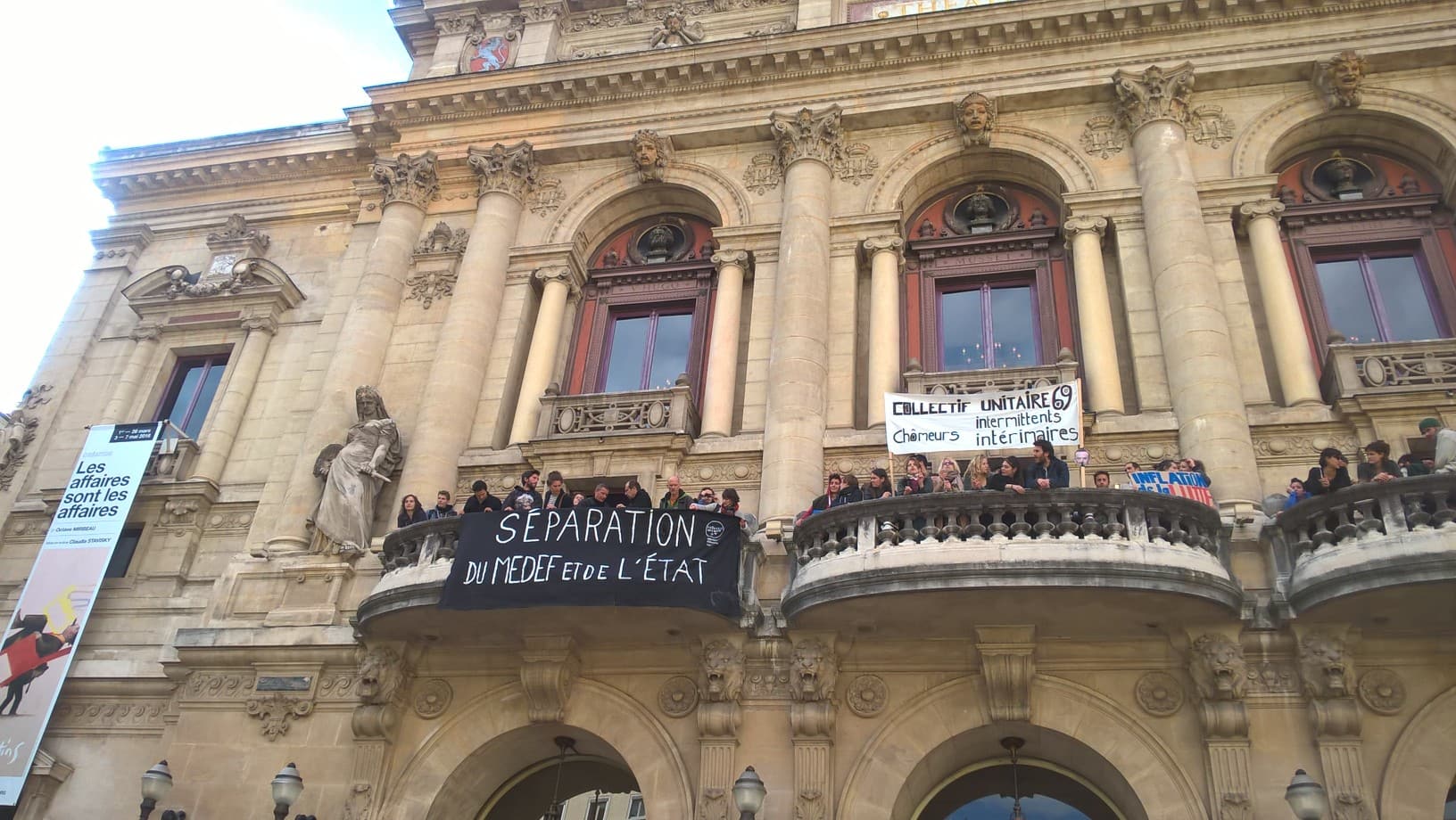 L'occupation du théâtre a commencé à 17h. 