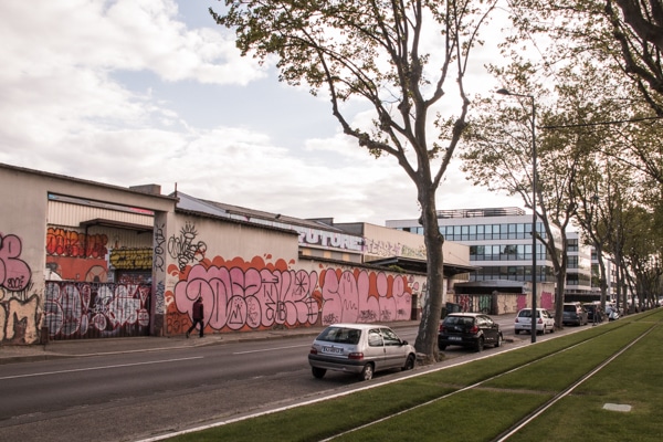 L'Oblik, situé en face de l'IUT, ne passe pas inaperçu. 