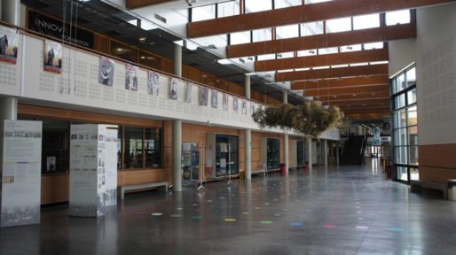 Hall du batiment de la Société d’Enseignement Professionnelle du Rhône à Lyon. © Romain Chevalier/Rue89Lyon