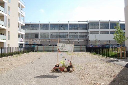 Emplacement d'un jardin partagé à venir dans dans le secteur Tase à Vaulx-en-Velin dans le quartier de Carré de Soie en août 2016. © BE/Rue89Lyon