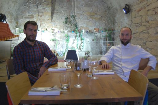 Olivier Mesnard (à gauche) et le chef Yann Gaillard du restaurant "Aux bons sauvages". Photo BE/Rue89Lyon