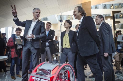 Laurent Wauquiez, Juliette Jarry, vice-présidence de la région en charge du numérique et Xavier Niel, patron de FREE au Digital Summit le 30 janvier 2017 à Lyon. ©Léo Germain/Rue89Lyon