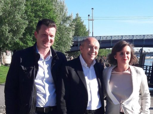 Marion Croizeau avec son suppléant Arnaud Fresse entourant Gérard Collomb. Photo Page Facebook de Marion Croizeau