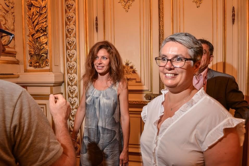 Blandine Brocard et Anne Brugnera au 2ème tour des législatives à la préfecture du Rhône le 18 juin 2017. ©Éric Soudan