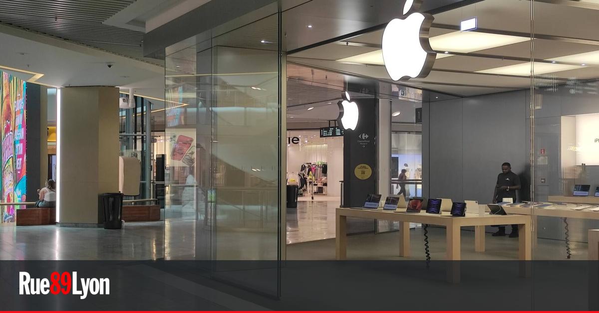 The Apple Store in Lyon Faces Employee Strike and Salary Inequality