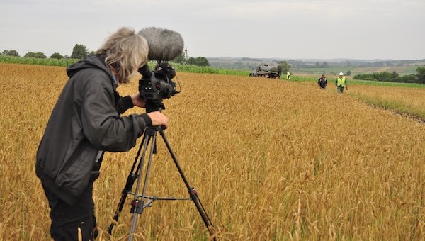 « Holy Field Holy War » : Des paysans polonais face au gaz de schiste