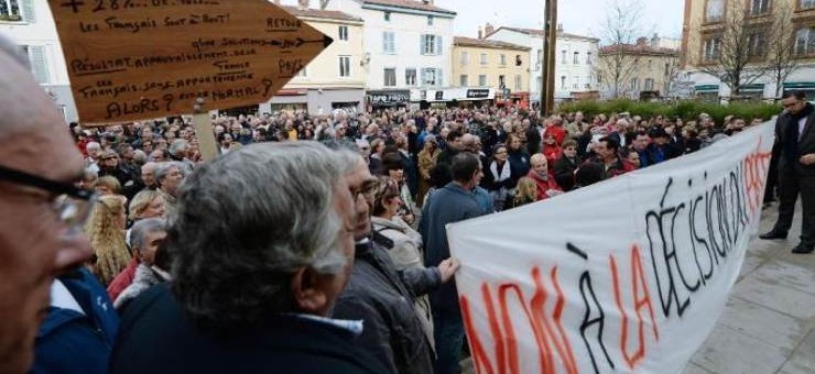 A Oullins, une manif contre la venue des demandeurs d’asile à l’appel du maire UMP et du FN