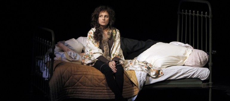 Anouk Grinberg souffle sur les braises de Molly Bloom