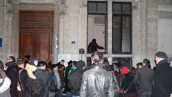 Enfants à la rue à Lyon : action coup de poing et gaz lacrymo au collège Truffaut
