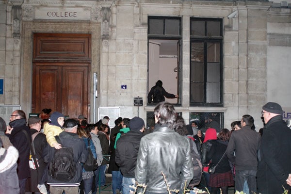 Enfants à la rue à Lyon : action coup de poing et gaz lacrymo au collège Truffaut