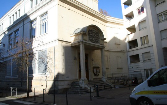 Enfants à la rue : une nouvelle école occupée à Lyon