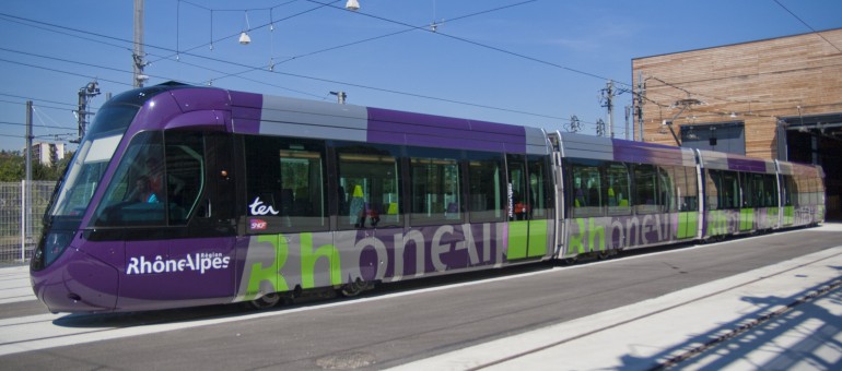Téléphérique, métro E à Lyon : cachez ce tram-train que je ne saurais voir