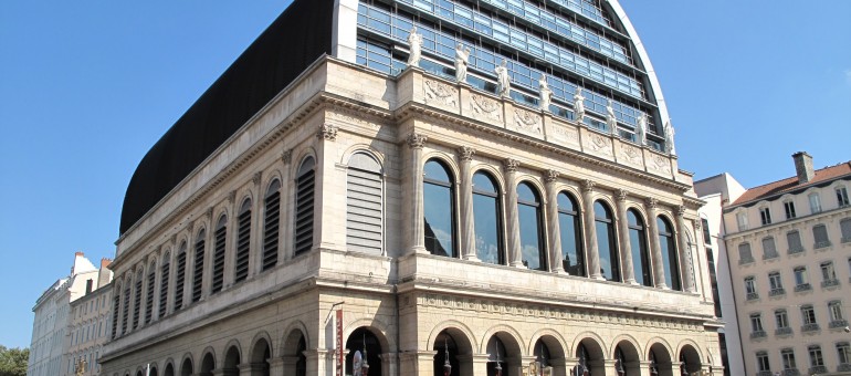L’Opéra de Lyon : une architecture hybride, entre rouge et noir