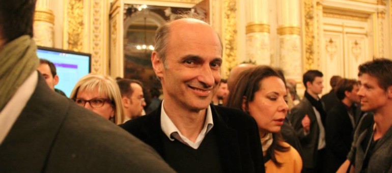 L’avocat écologiste Étienne Tête fait construire un lotissement dans une forêt