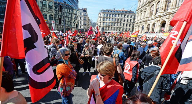 Manif contre « l’austérité et le pacte de responsabilité » : environ 1 500 personnes à Lyon