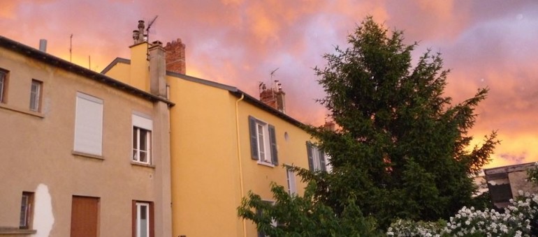 Pourquoi le ciel était-il en feu jeudi soir à Lyon ?