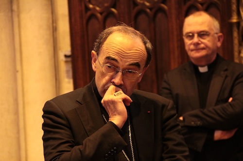 « Il y a 25 ans, une autre mentalité par rapport à la pédophilie » : le cardinal Barbarin s’enfonce