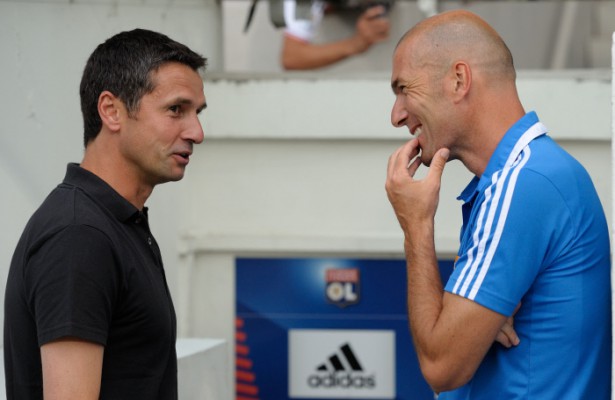 Vigie Rémi Garde sur le Libero Lyon.