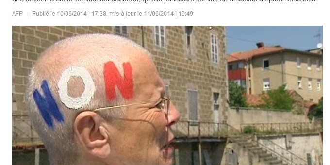 Une femme de 77 ans se rase la tête pour « sauver le patrimoine » de Langeac