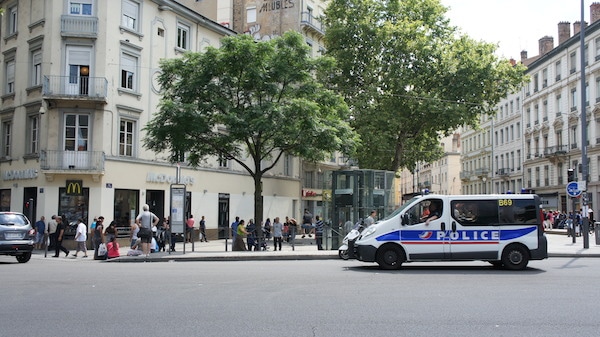 Suite à une interpellation à Lyon, quatre policiers de la BAC soupçonnés de faux