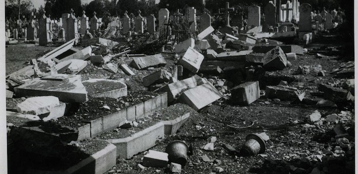Au cimetière de la Guillotière, à la recherche des traces du bombardement allié de 1944