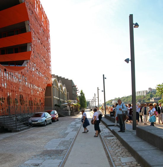 L'aménageur du quartier de la Confluence a décidé de conserver quelques vestiges de l'époque industrielle © Laura Steen / Rue89Lyon