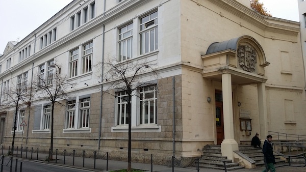 L'entrée de l'école maternelle Gilbert Dru, à la Guillotière (Lyon 7e) ©LB/Rue89Lyon