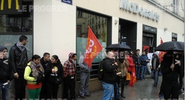 A Lyon, la CGT dénonce les « méthodes anti-syndicales » d’un franchisé Mc Donald’s