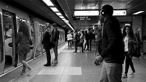 Metrologif par François Sola à la station Saxe-Gambetta.