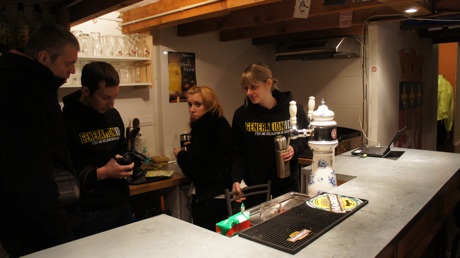 Les identitaires ont fait de Lyon un de leurs fiefs. Ici, l'intérieur de leur local, la Traboule (dans le Vieux Lyon) ouvert en 2011. ©LB/Rue89Lyon