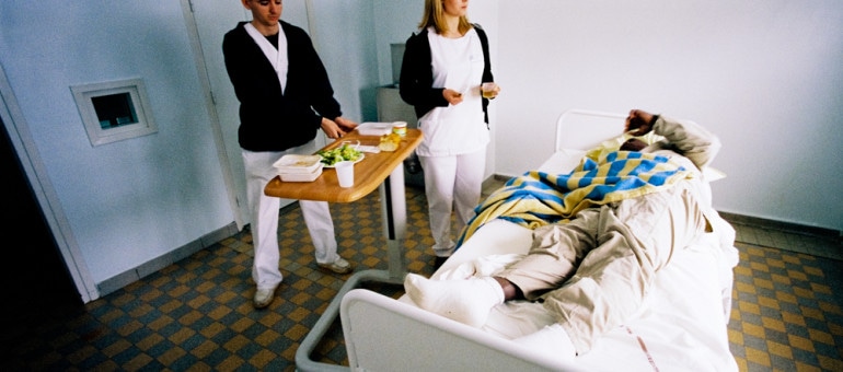 Au Vinatier, l’hôpital psychiatrique gère la crise