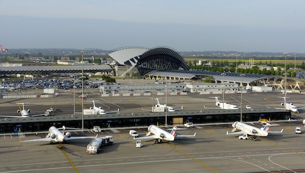 Vinci reprend l’aéroport de Lyon : des actionnaires régionaux mécontents