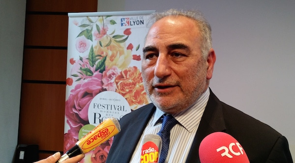 Georges Képénékian à la conférence de presse de présentation du Festival mondial des roses à Lyon.©LB/Rue89Lyon